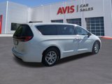 Used 2023 Chrysler Pacifica Touring-L image 6