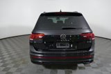 Used 2022 Volkswagen Tiguan SE R-Line image 4