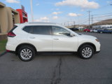 Used 2018 Nissan Rogue SV w/ Premium Package image 2