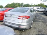 Used 2019 Ford Fusion SE image 2