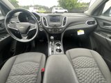 Used 2020 Chevrolet Equinox LT w/ Driver Convenience Package image 4