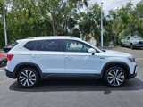 Used 2022 Volkswagen Taos SE image 4