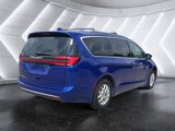 Used 2021 Chrysler Pacifica Touring-L image 3