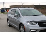Used 2021 Chrysler Pacifica Touring-L image 5