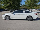 Used 2020 Toyota Avalon Limited image 3