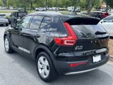 Used 2020 Volvo XC40 T4 Momentum image 4
