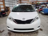 Used 2012 Toyota Sienna XLE image 2