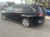 Used 2022 Toyota Sienna XLE image 3