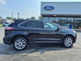 Used 2022 Ford Edge Titanium image 3