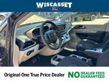 Used 2023 Chrysler Voyager LX image 4