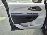Used 2022 Chrysler Voyager LX image 4