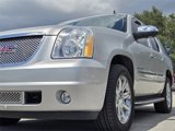 Used 2010 GMC Yukon Denali image 2