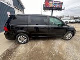 Used 2012 Volkswagen Routan SE image 6