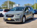 Certified 2022 Chrysler Pacifica Touring-L image 3