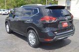 Used 2017 Nissan Rogue SV image 5