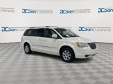 Used 2010 Chrysler Town & Country Touring image 2