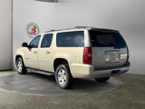Used 2007 Chevrolet Suburban LT image 3