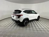 Used 2024 Kia Seltos EX image 4