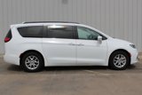 Used 2022 Chrysler Pacifica Touring-L image 2