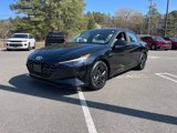 Used 2022 Hyundai Elantra SEL w/ Preferred Accessory Package image 2