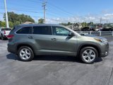 Used 2017 Toyota Highlander Limited image 2