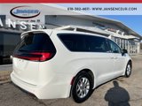 Used 2023 Chrysler Pacifica Touring-L image 6