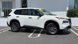 Used 2023 Nissan Rogue S image 2