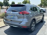 Used 2017 Nissan Rogue SL image 3