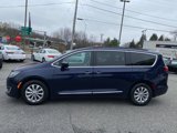 Used 2017 Chrysler Pacifica Touring-L image 2