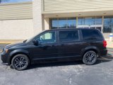 Used 2017 Dodge Grand Caravan SE image 2