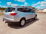 Used 2010 Chevrolet Traverse LT image 2