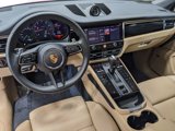 Used 2025 Porsche Macan image 4