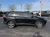 Used 2019 Jeep Cherokee Limited image 2