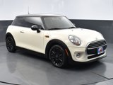 Used 2018 MINI Cooper 2-Door Hardtop image 3