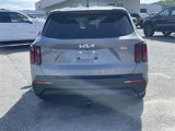 Used 2022 Kia Sorento LX image 4