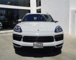 Used 2023 Porsche Cayenne Platinum Edition image 2