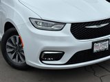New 2025 Chrysler Pacifica Select image 3