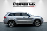 Used 2017 Jeep Grand Cherokee Overland image 2