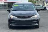 Used 2022 Chrysler Voyager LX image 5