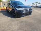 Used 2023 Volkswagen Tiguan SE R-Line image 2