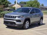 Used 2024 Jeep Compass Sport image 3