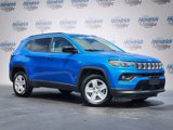 Used 2022 Jeep Compass Latitude image 2
