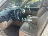 Used 2013 Toyota Highlander SE image 2