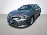 Used 2021 Toyota Camry LE image 2
