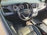 Used 2017 Toyota Sienna SE Premium image 6