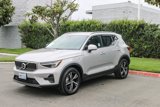 Certified 2025 Volvo XC40 B5 Core image 3