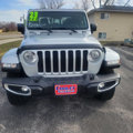 Used 2023 Jeep Gladiator Sport image 2