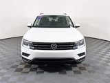 Used 2021 Volkswagen Tiguan SE w/ Panoramic Sunroof Package image 2