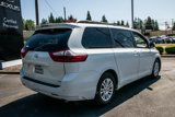 Used 2017 Toyota Sienna XLE Premium image 3