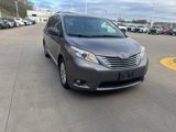 Used 2017 Toyota Sienna XLE image 2